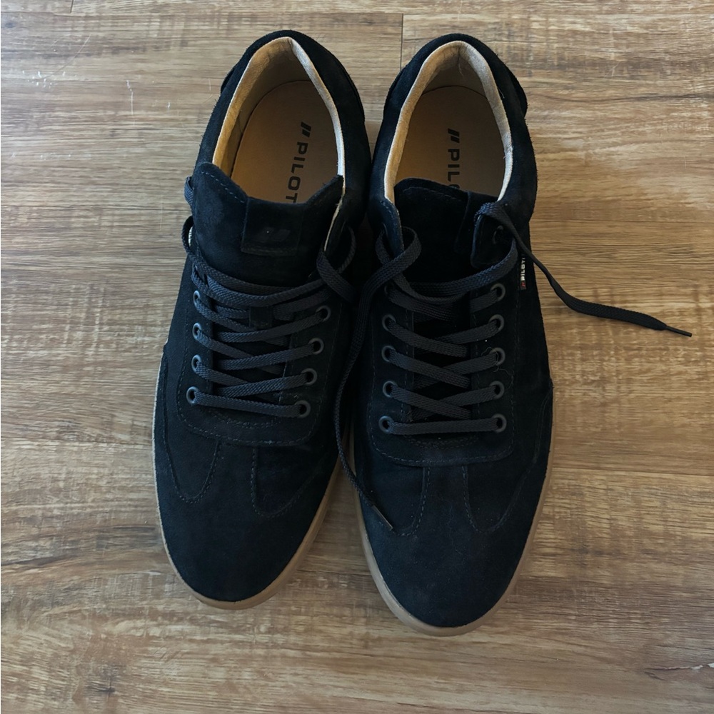 Almost brand new Piloti shoes
